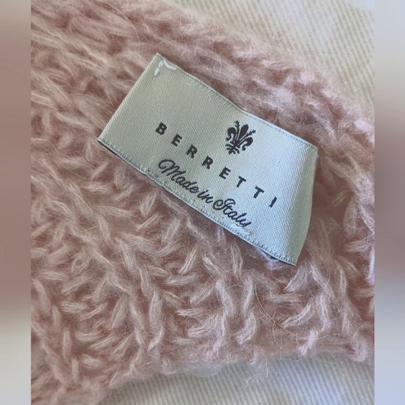 Soft pink knit scarf Made in Italy - Picture 3 of 3